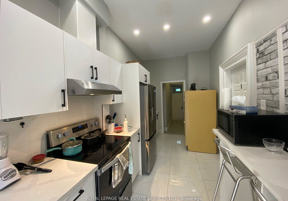 206-carlton-street-toronto-ontario-c12335112