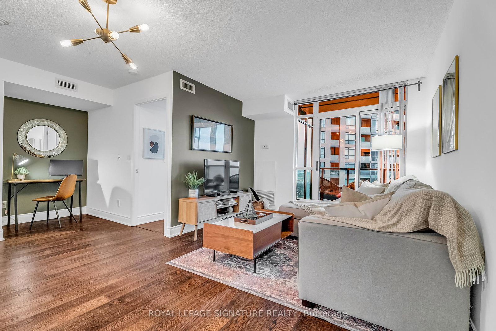 231-fort-york-boulevard-toronto-ontario-c12335174
