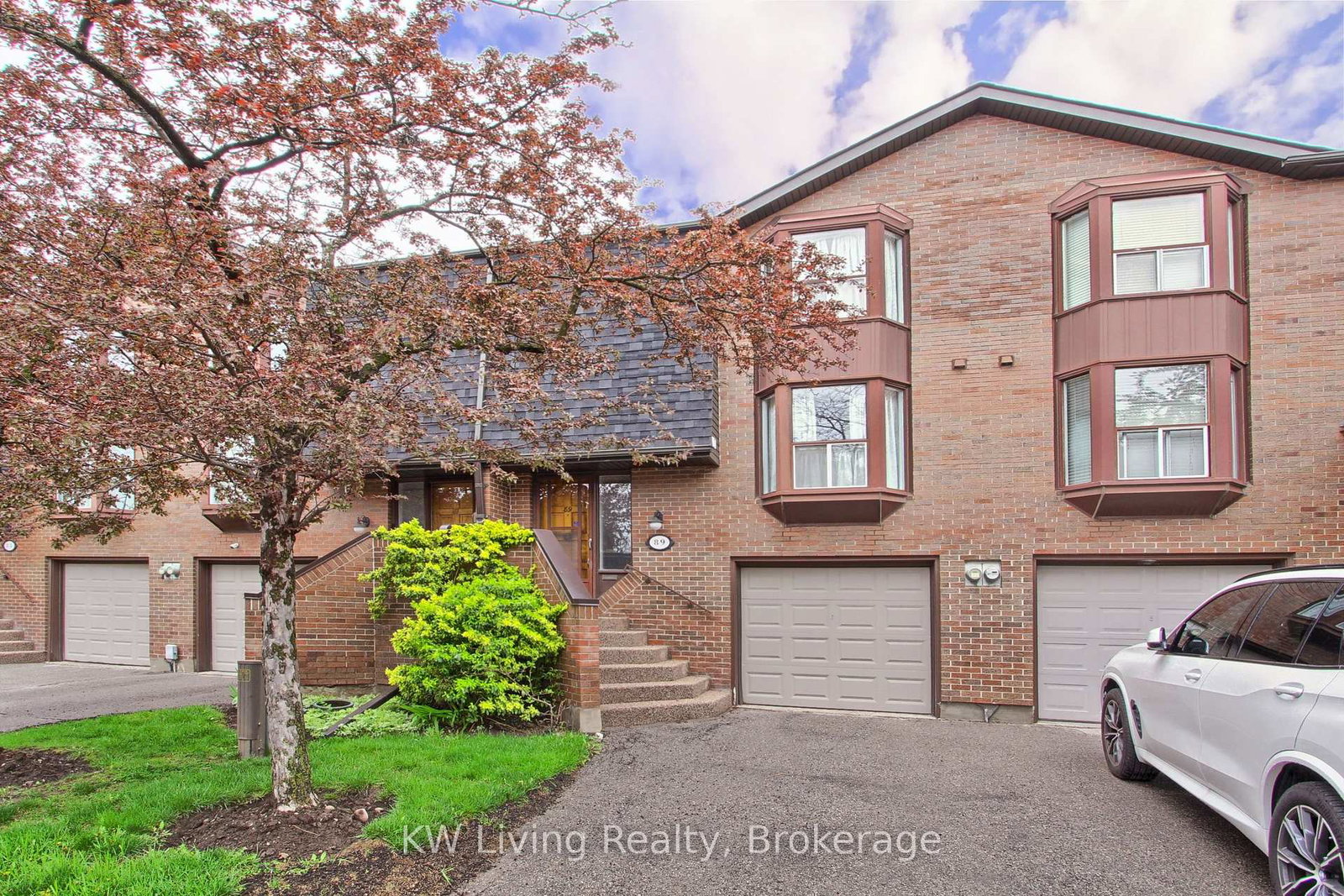 89-gypsy-roseway-north-york-ontario-c12335322