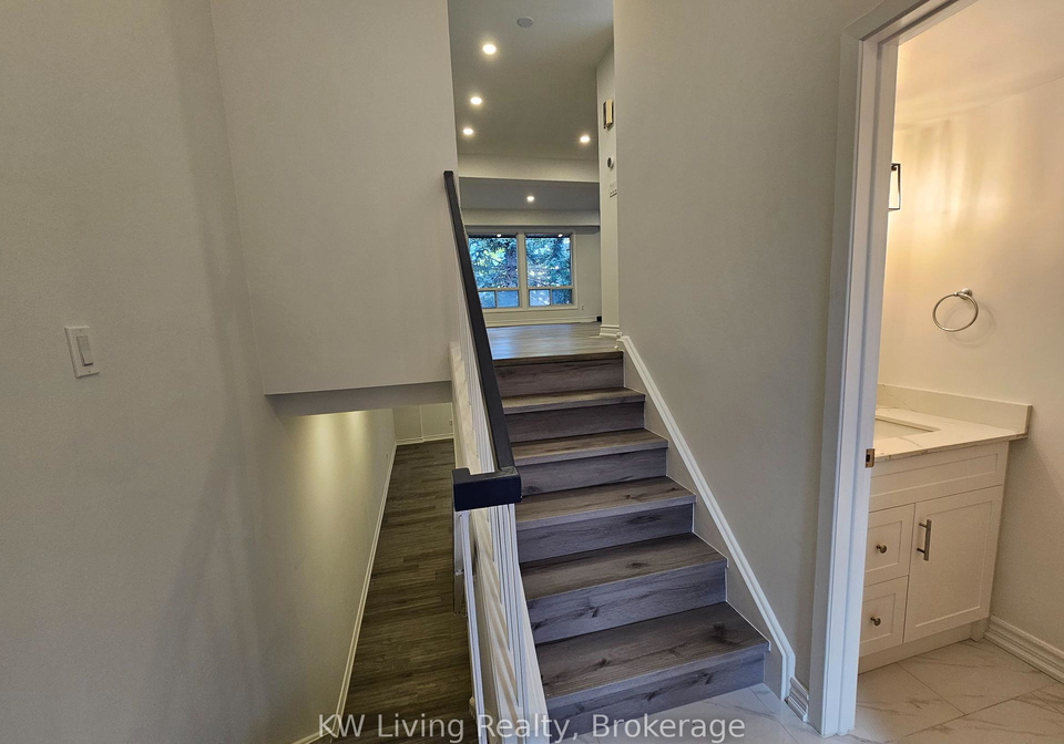 89-gypsy-roseway-north-york-ontario-c12335322