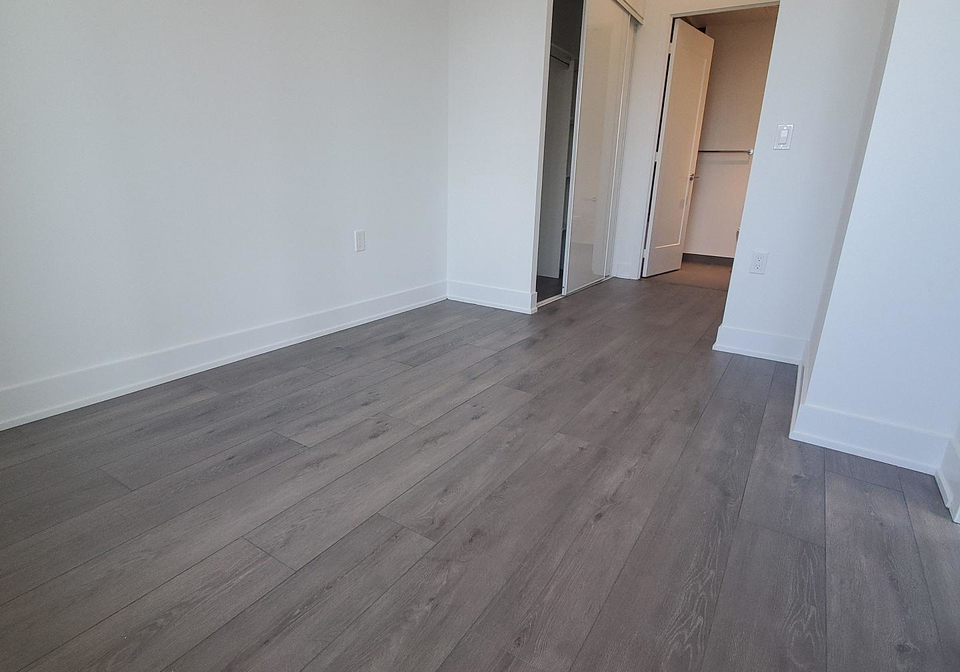 575-bloor-street-e-toronto-ontario-c12335373