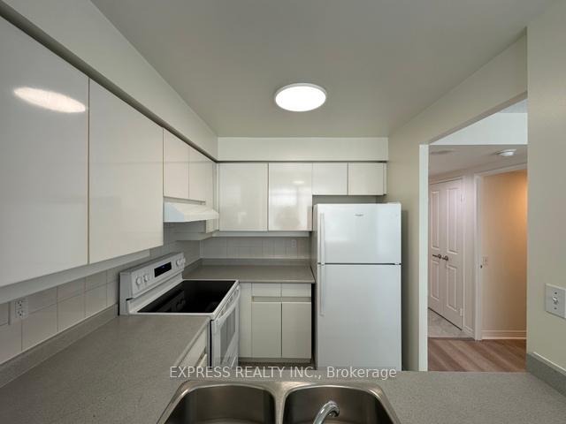 942-yonge-street-toronto-ontario-c12335400