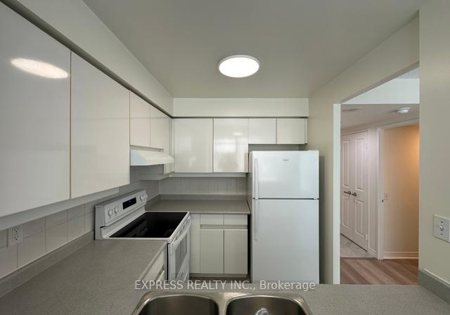 942-yonge-street-toronto-ontario-c12335400