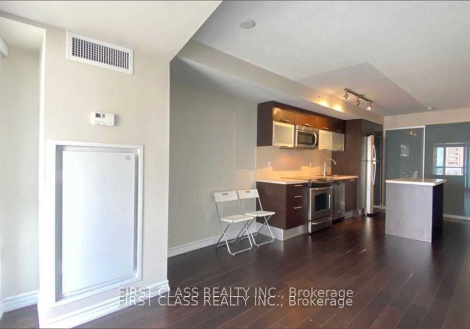 386-yonge-street-toronto-ontario-c12335427