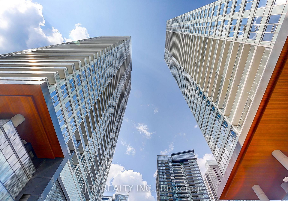19-bathurst-street-toronto-ontario-c12335510