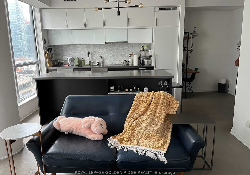 8-mercer-street-toronto-ontario-c12335546