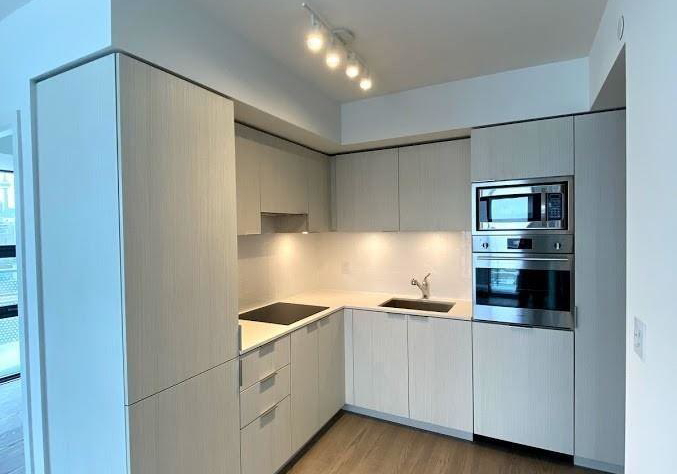11-wellesley-street-w-toronto-ontario-c12335600