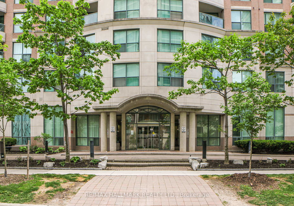 7-lorraine-drive-toronto-ontario-c12335642