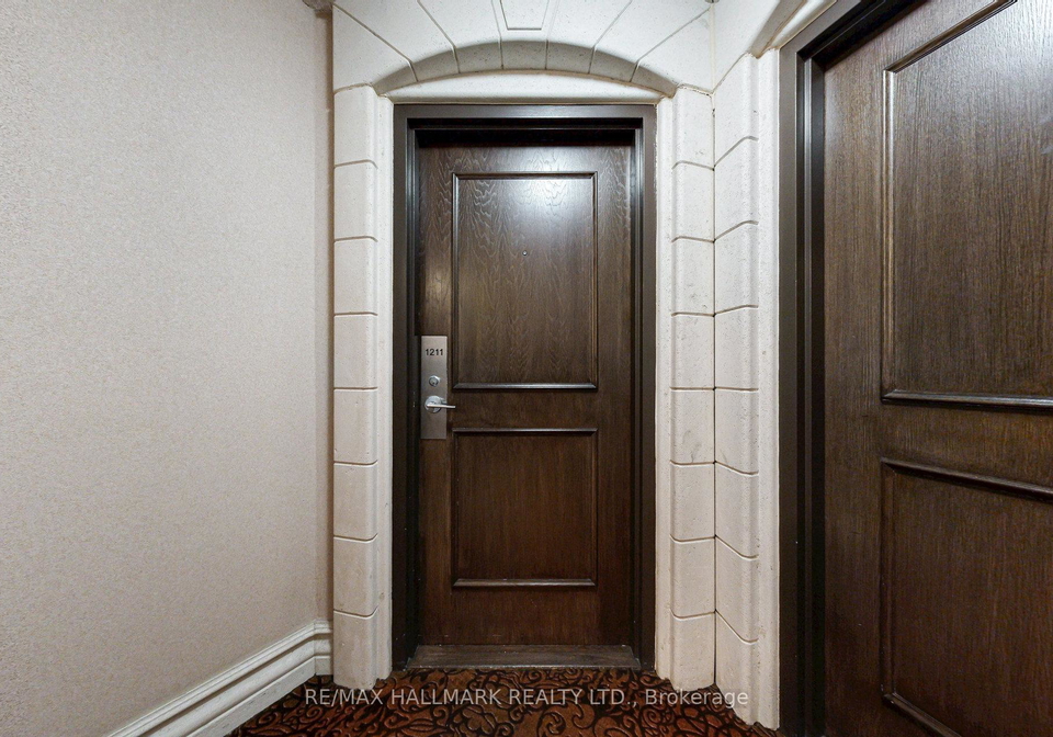 7-lorraine-drive-toronto-ontario-c12335642
