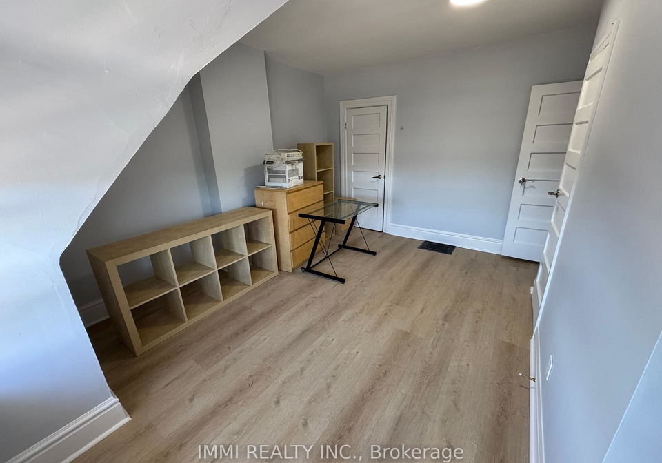 618-bathurst-street-toronto-ontario-c12335732