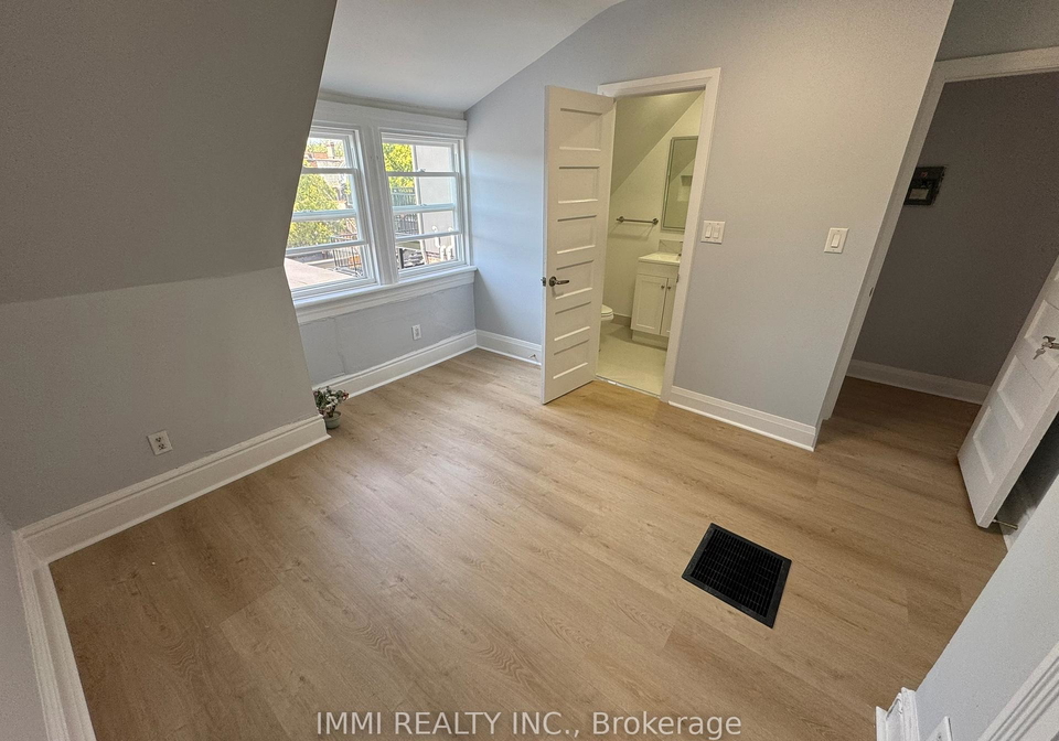 618-bathurst-street-toronto-ontario-c12335733