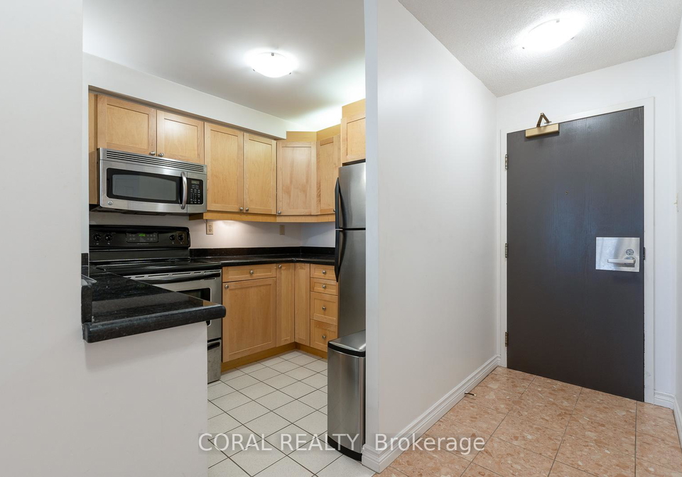 736-bay-street-toronto-ontario-c12335756