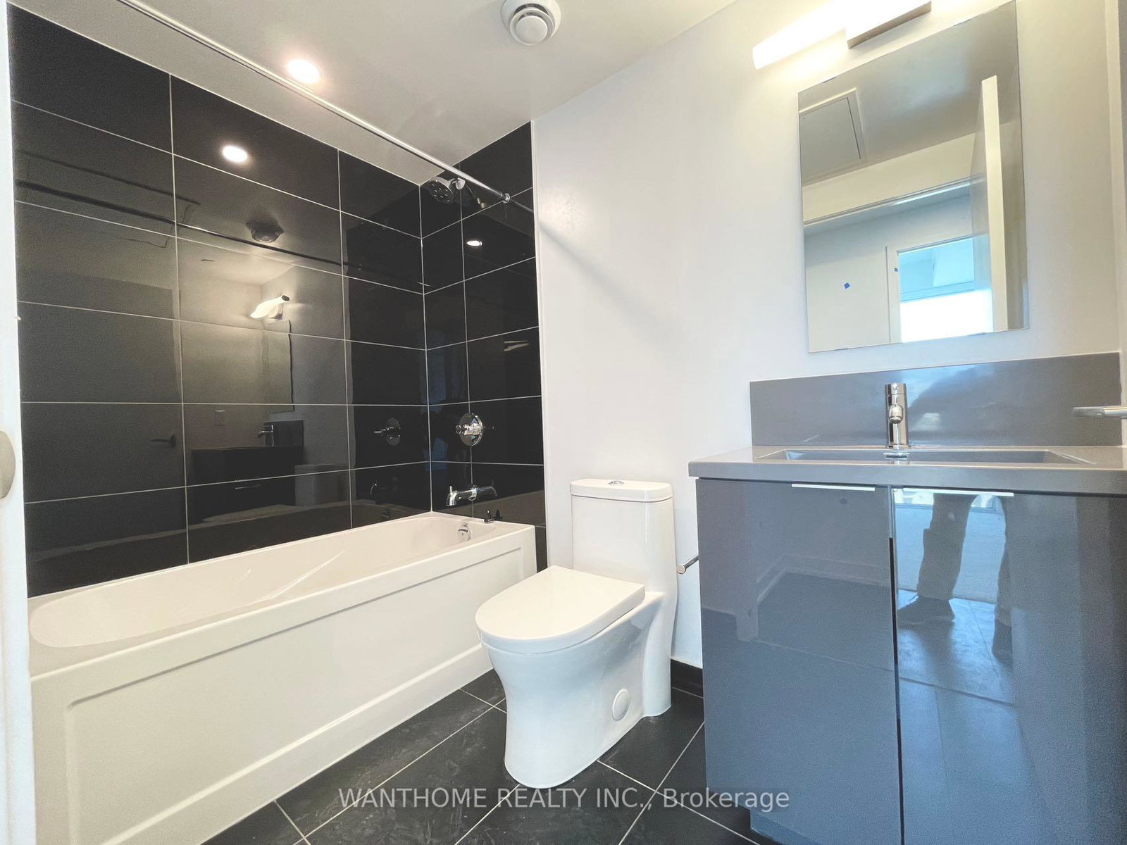 238-simcoe-street-toronto-ontario-c12335890