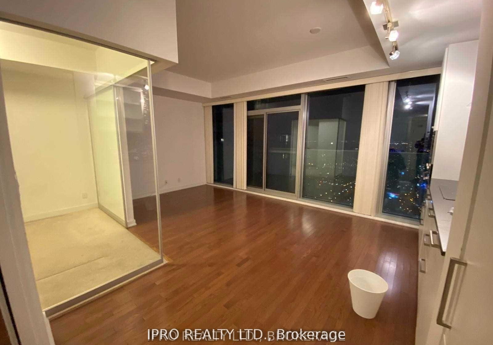 14-york-street-toronto-ontario-c12335925