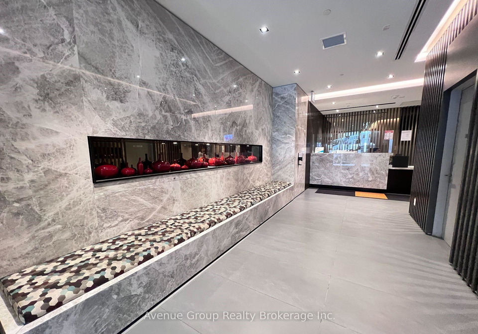 215-queen-street-w-toronto-ontario-c12335992
