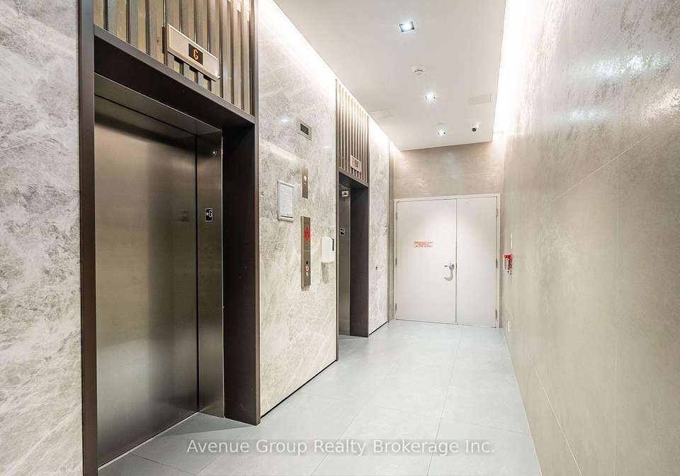 215-queen-street-w-toronto-ontario-c12335992