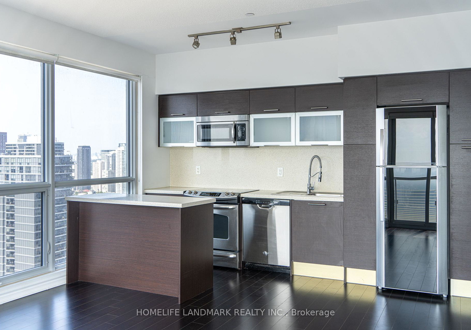 386-yonge-street-toronto-ontario-c12336072