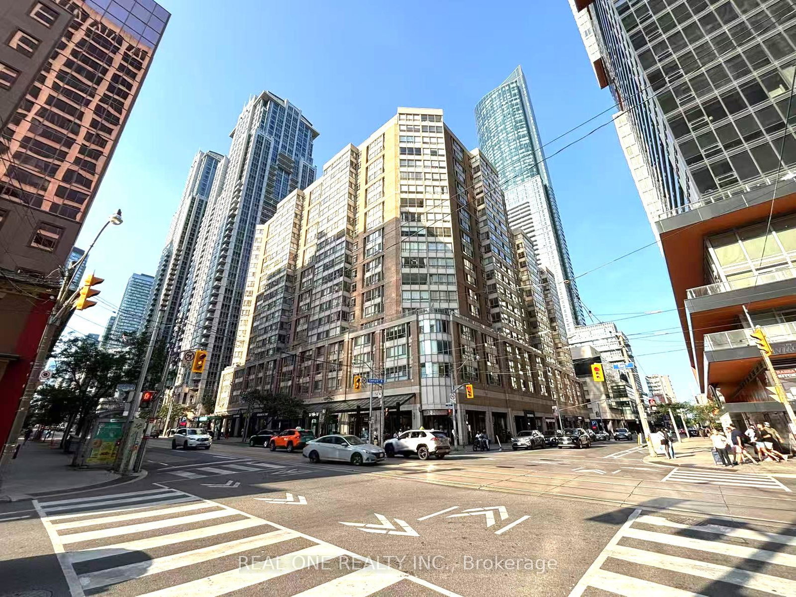 711-bay-street-toronto-ontario-c12336284