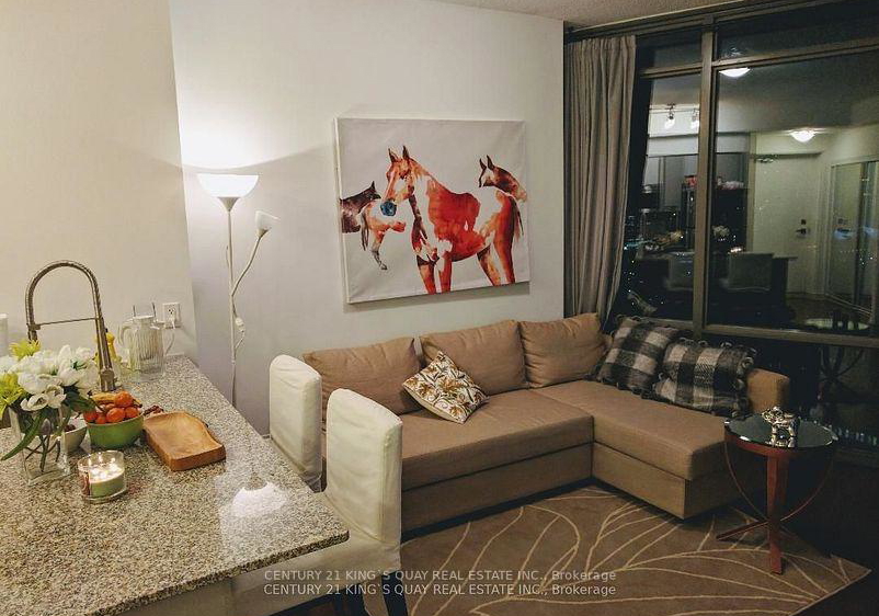 832-bay-street-toronto-ontario-c12336552