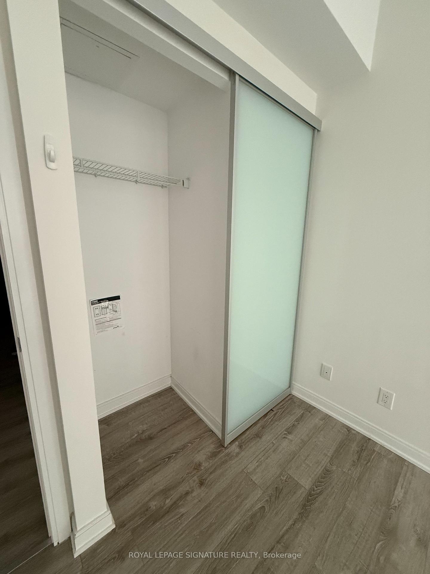 42-charles-street-e-toronto-ontario-c12336596