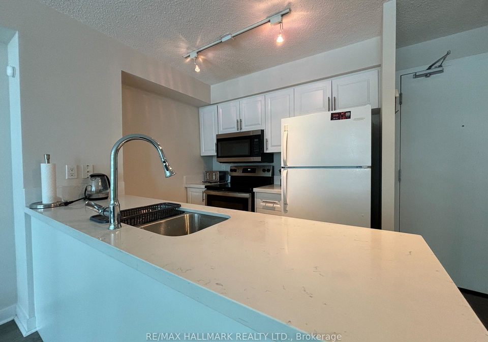 81-navy-wharf-court-toronto-ontario-c12336799