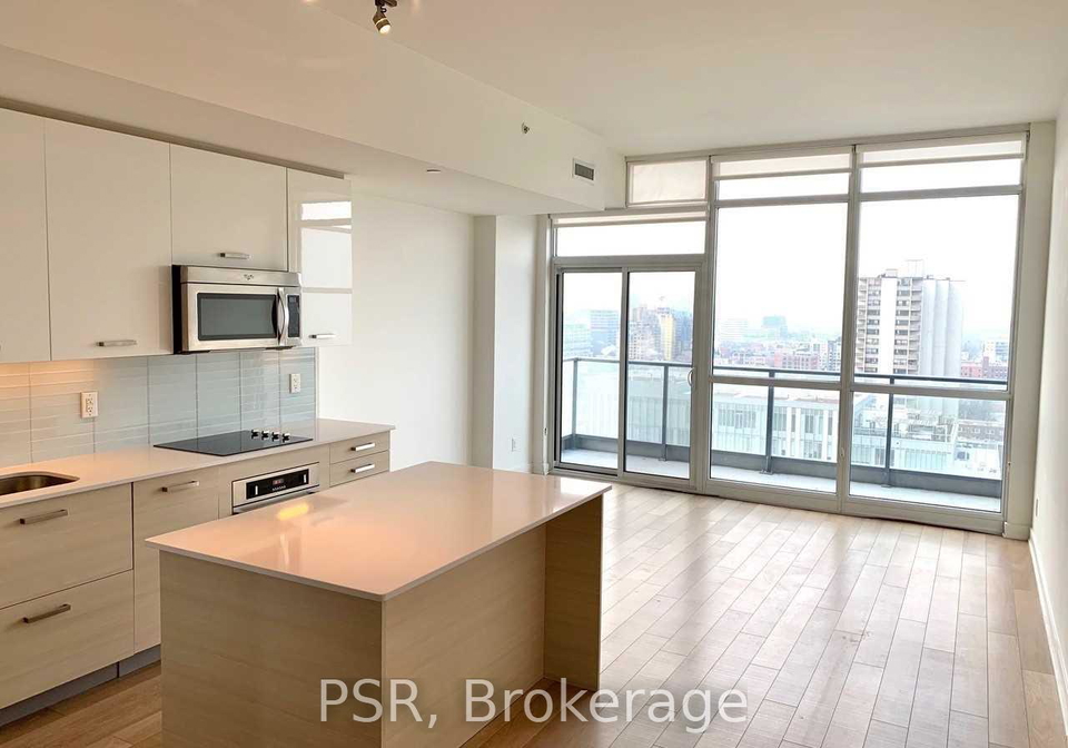 210-simcoe-street-toronto-ontario-c12336848