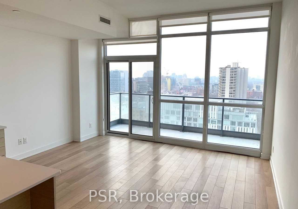 210-simcoe-street-toronto-ontario-c12336848