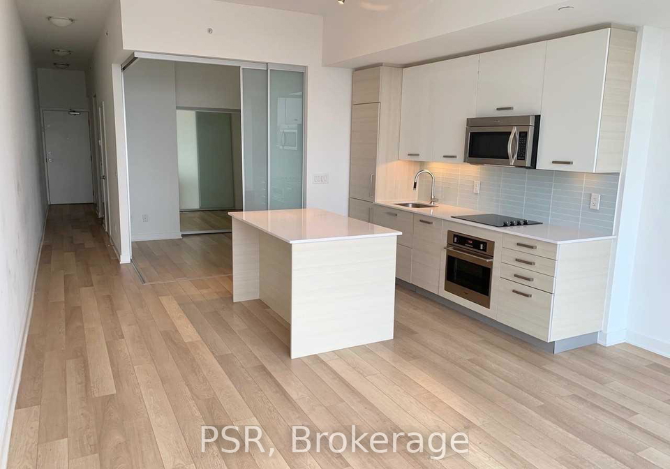 210-simcoe-street-toronto-ontario-c12336848