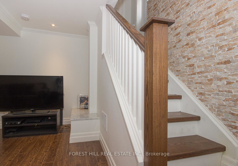 20-ferndale-avenue-toronto-ontario-c12337481
