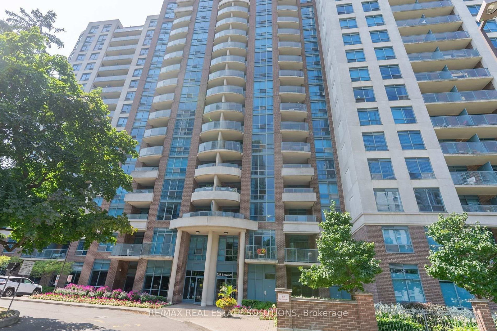 233-beecroft-road-toronto-ontario-c12337726