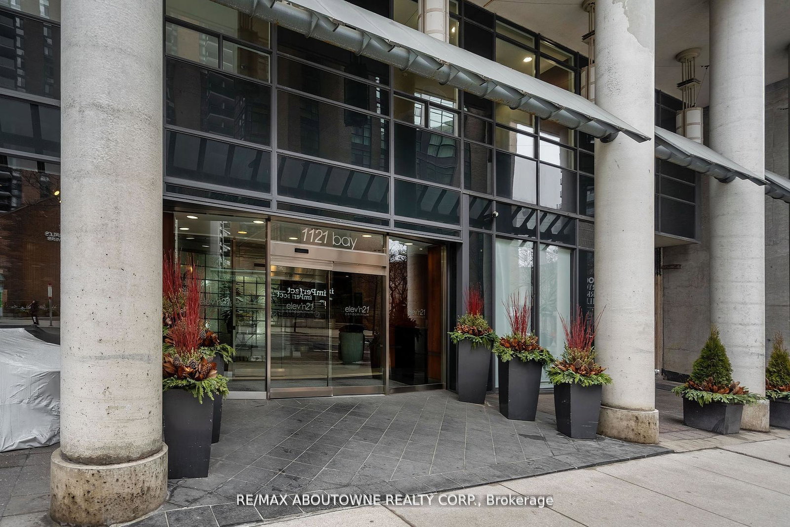 1121-bay-street-toronto-ontario-c12337819