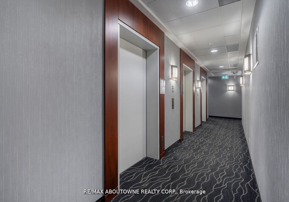 1121-bay-street-toronto-ontario-c12337819