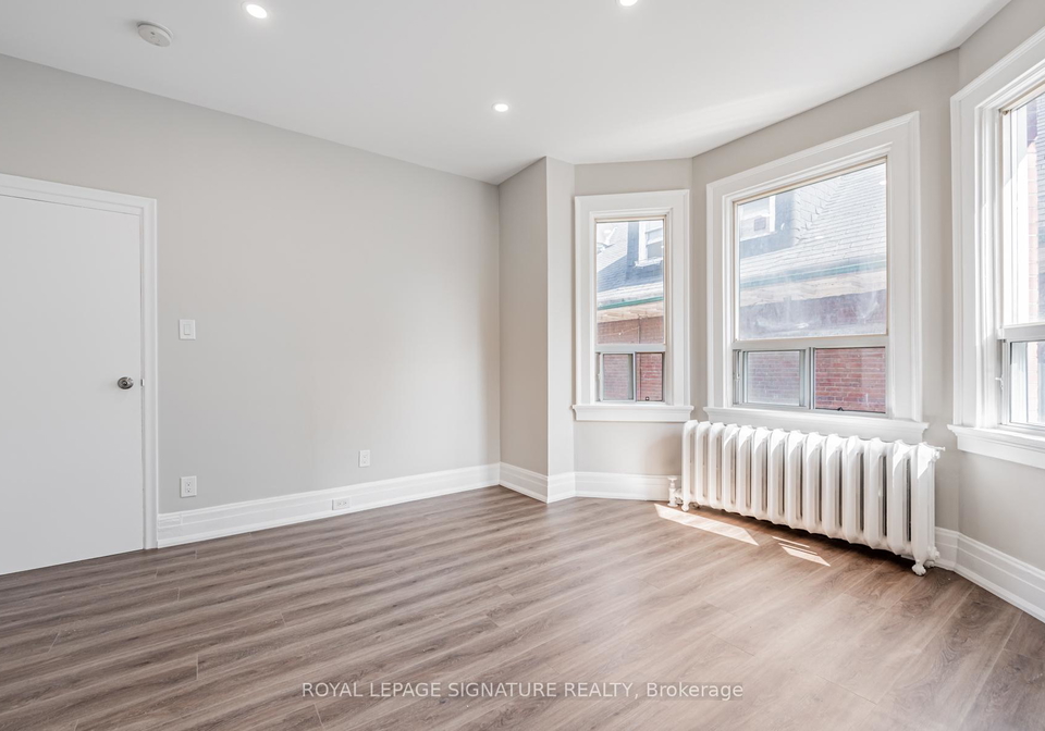 382-palmerston-boulevard-toronto-ontario-c12337831