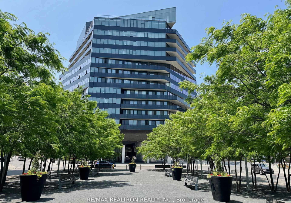 21-lawren-harris-square-toronto-ontario-c12337883