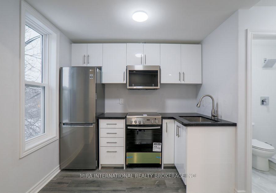 210-carlton-street-toronto-ontario-c12337895
