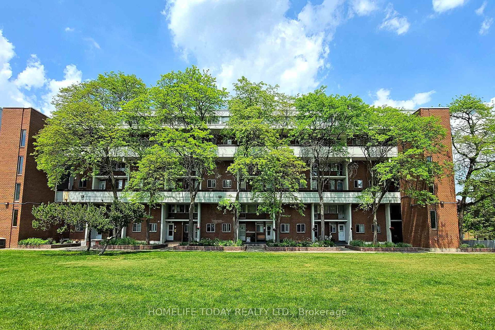 155-leeward-glenway-east-york-ontario-c12337922