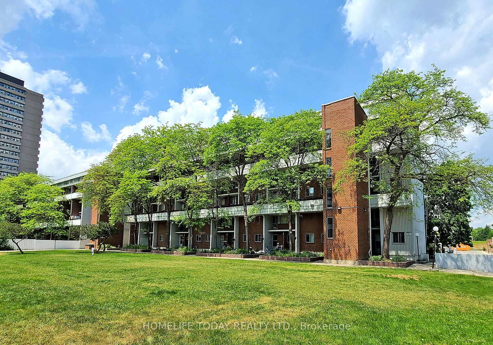 155-leeward-glenway-east-york-ontario-c12337922