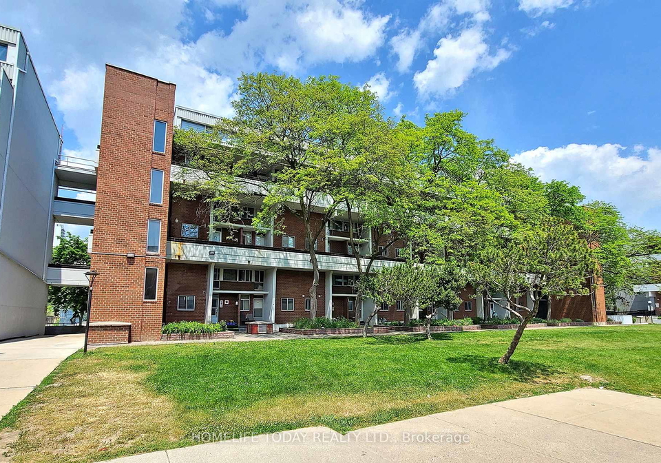 155-leeward-glenway-east-york-ontario-c12337922