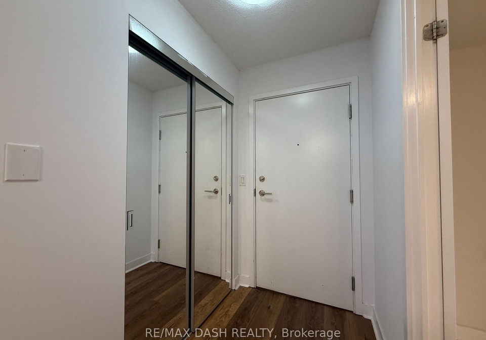 295-adelaide-street-w-toronto-ontario-c12338022