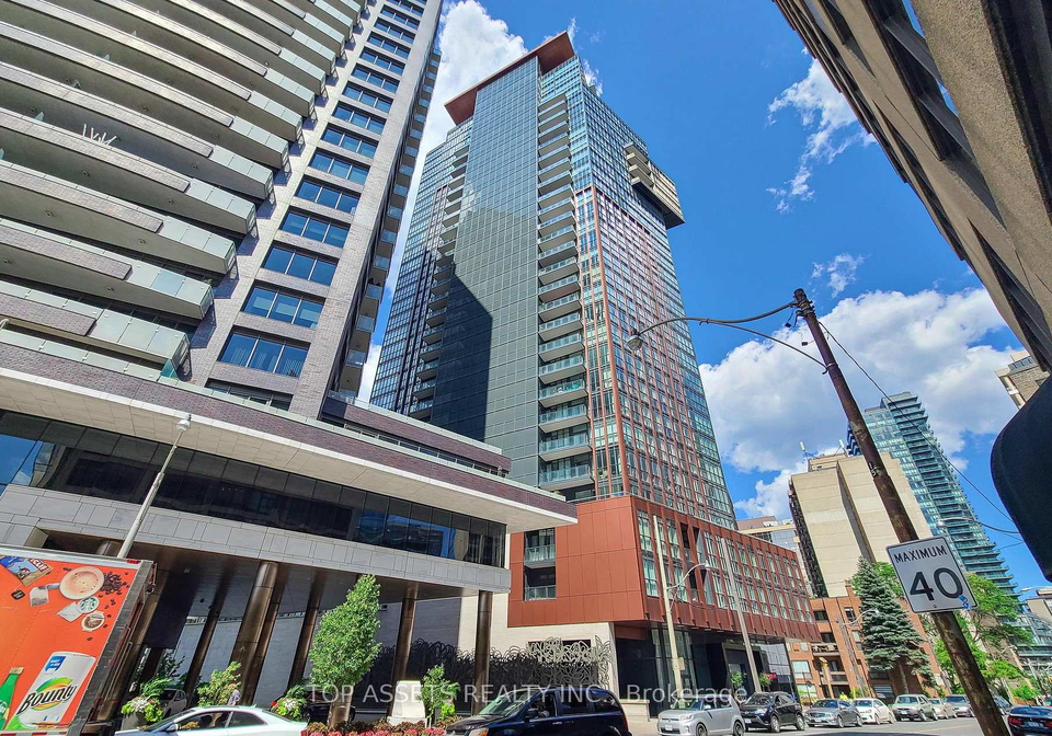 32-davenport-road-toronto-ontario-c12338094