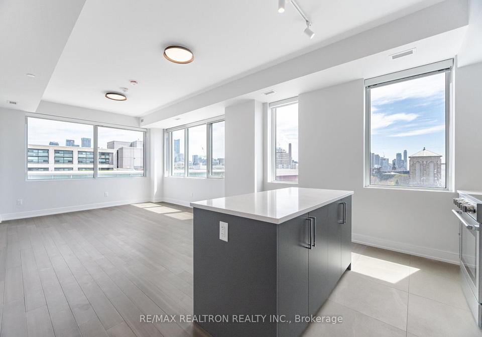 664-spadina-avenue-toronto-ontario-c12338141