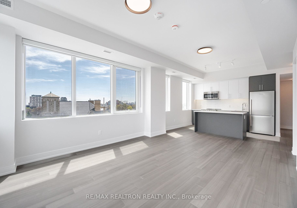 664-spadina-avenue-toronto-ontario-c12338141
