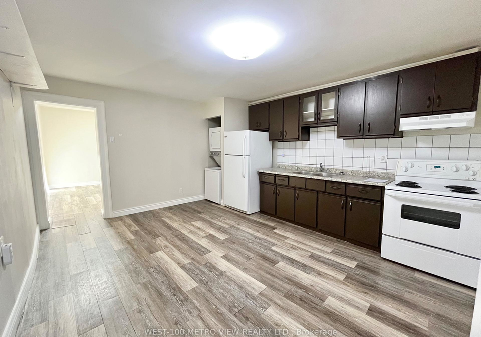 1321-dundas-street-w-toronto-ontario-c12338153