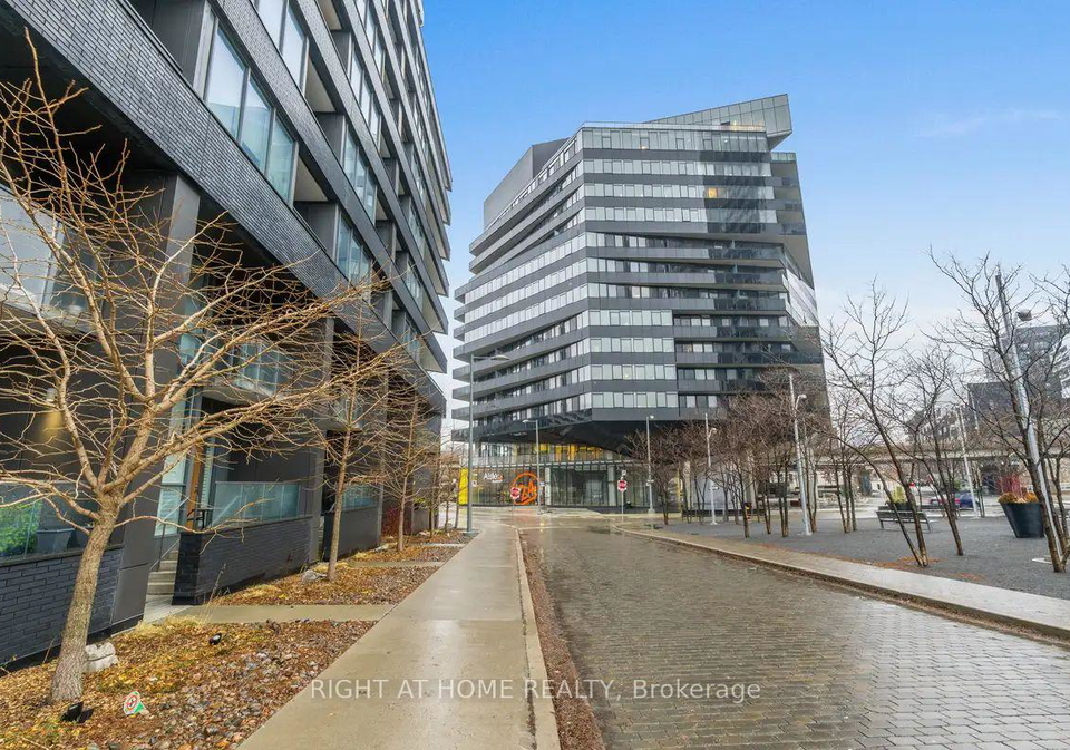 21-lawren-harris-square-toronto-ontario-c12338396