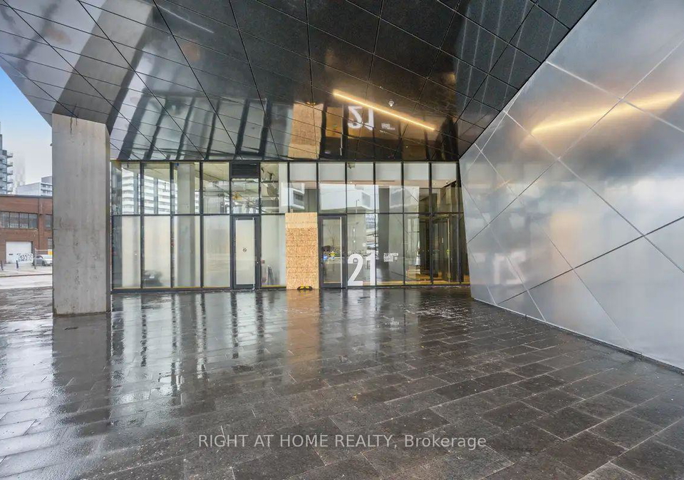 21-lawren-harris-square-toronto-ontario-c12338396