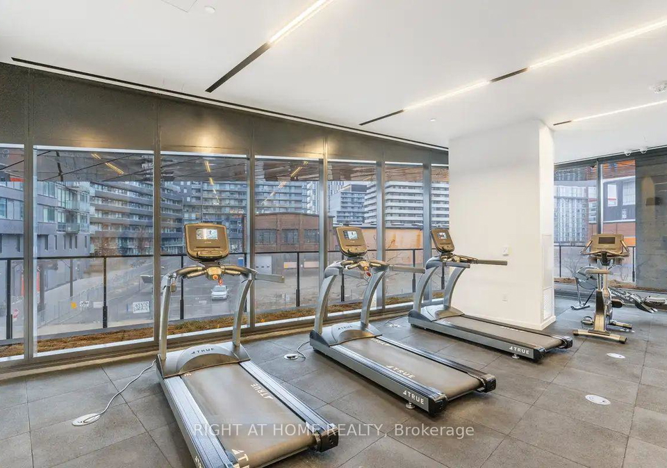 21-lawren-harris-square-toronto-ontario-c12338396