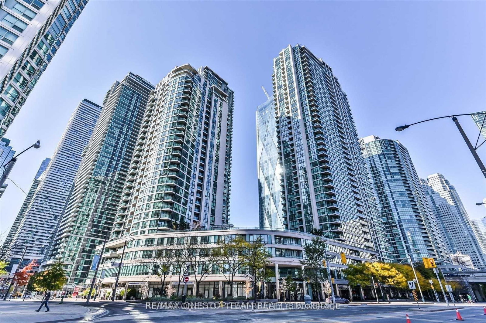 12-yonge-street-toronto-ontario-c12338725