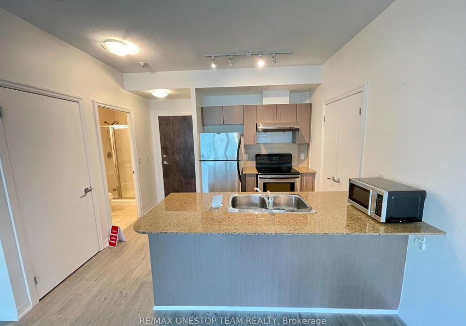 12-yonge-street-toronto-ontario-c12338725