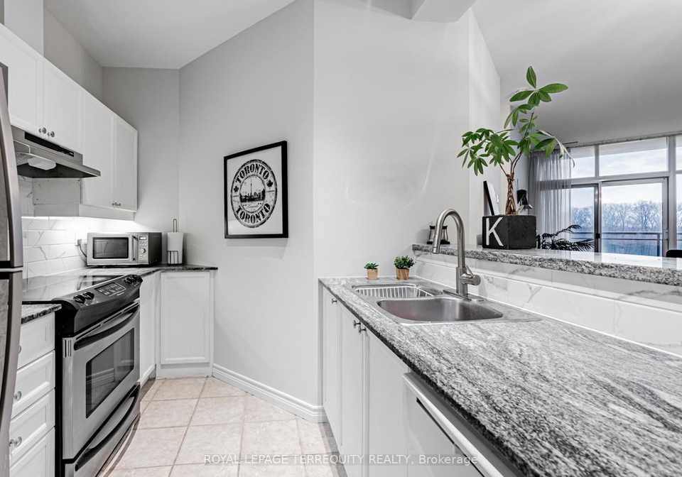 1-leaside-park-drive-east-york-ontario-c12338900