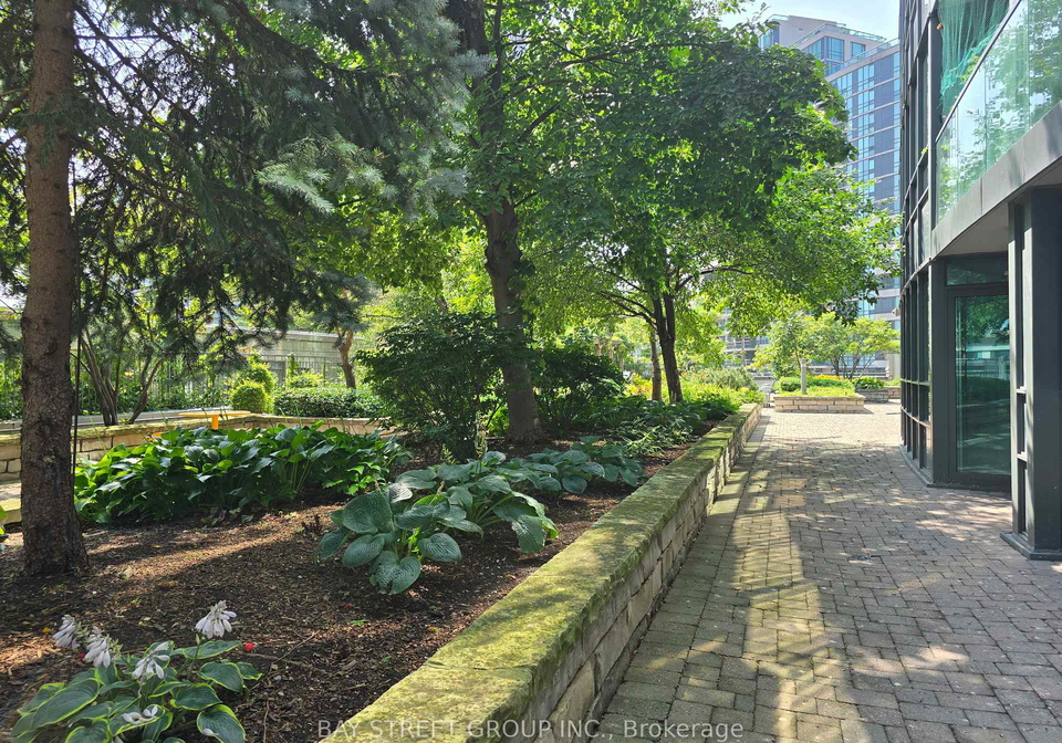 15-greenview-drive-toronto-ontario-c12338935